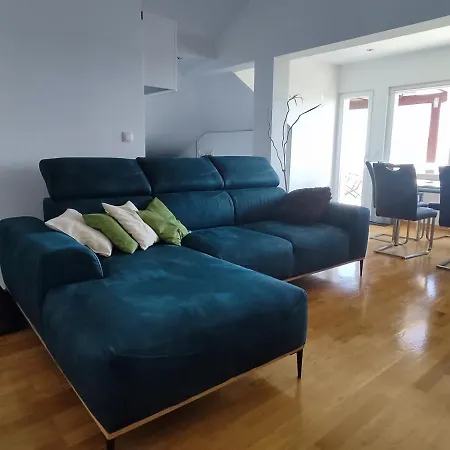 House For 20 People With Pool And Jacuzzi Next To The Beach Villa Kaštela
