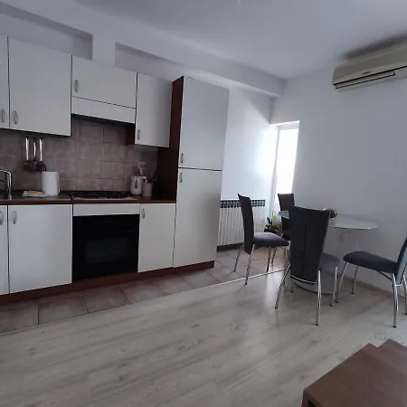 House For 20 People With Pool And Jacuzzi Next To The Beach