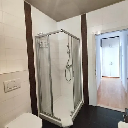 House For 20 People With Pool And Jacuzzi Next To The Beach Villa Kaštela