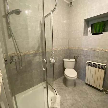 Villa House For 20 People With Pool And Jacuzzi Next To The Beach Kaštela