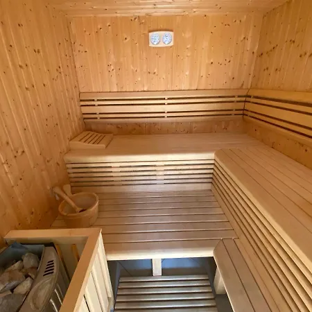 House For 20 People With Pool And Jacuzzi Next To The Beach Kaštela